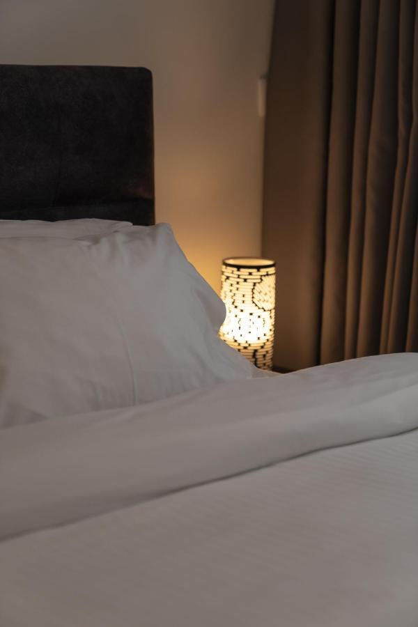 Dema Luxury Suites - Perikleous E8 เอเธนส์ ภายนอก รูปภาพ