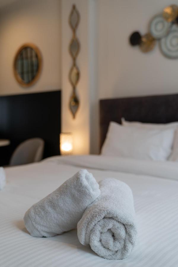 Dema Luxury Suites - Perikleous E8 เอเธนส์ ภายนอก รูปภาพ